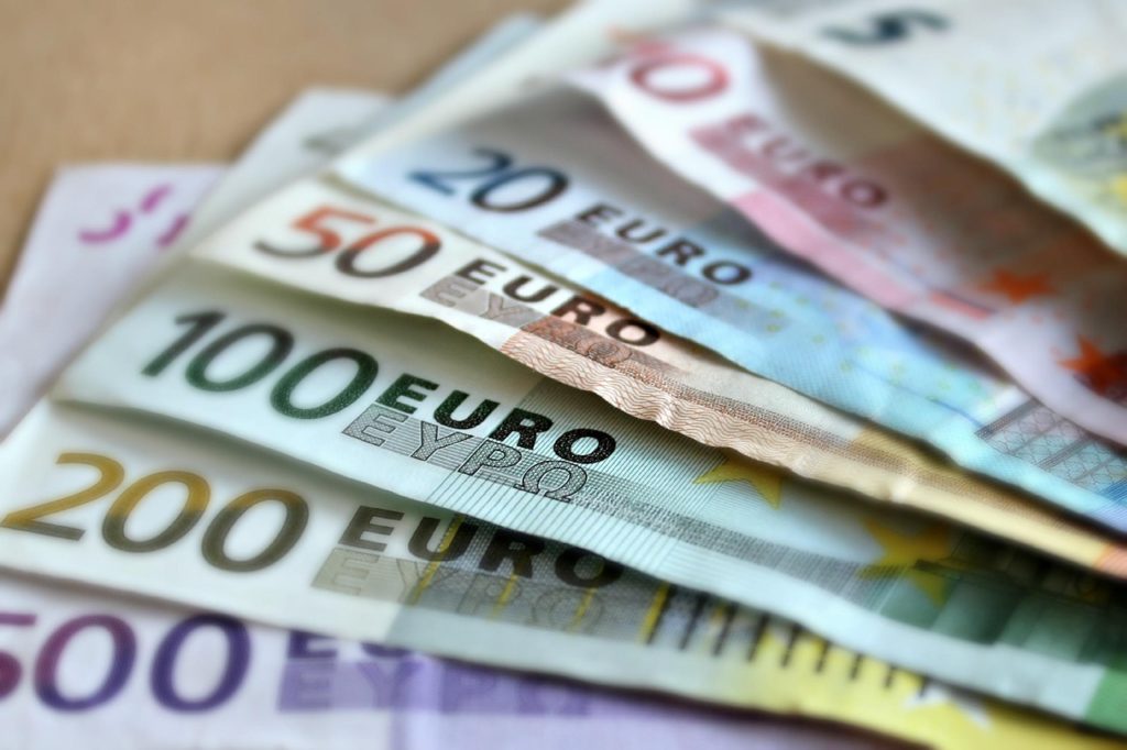 bankovky euro.jpg